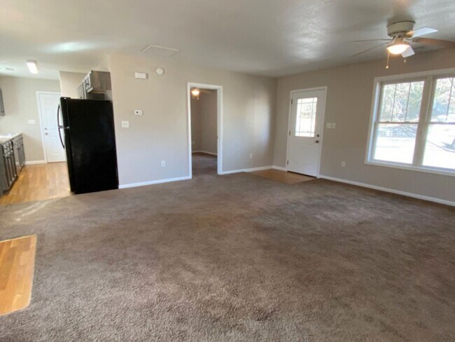 Foto del edificio - West Asheville Location