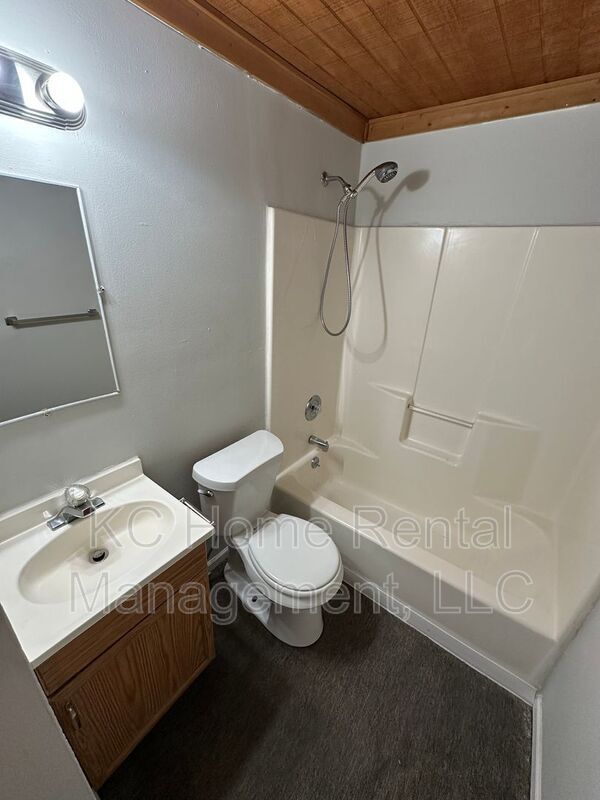 Foto del edificio - 3721 NE 43rd Terrace