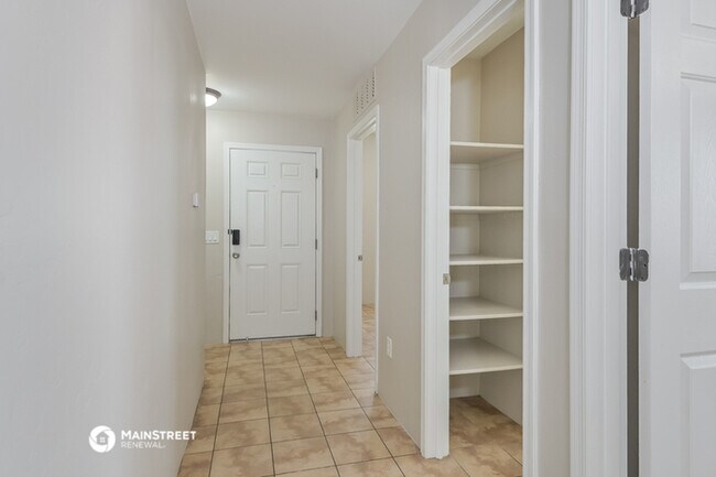 Foto del edificio - 8032 S Tate Loop