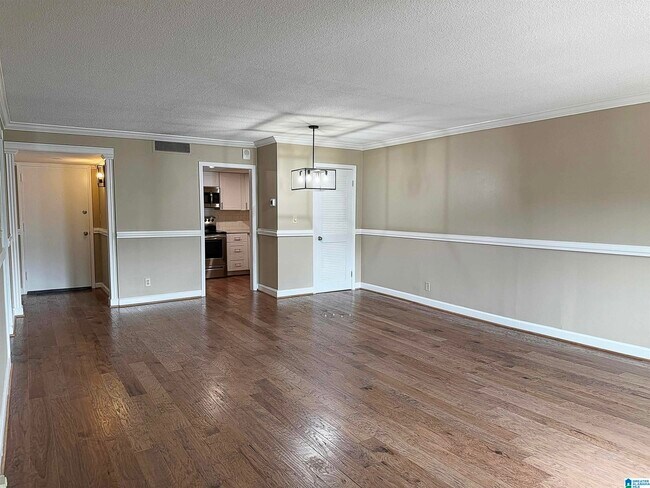 Foto del edificio - 2717 Highland Ave