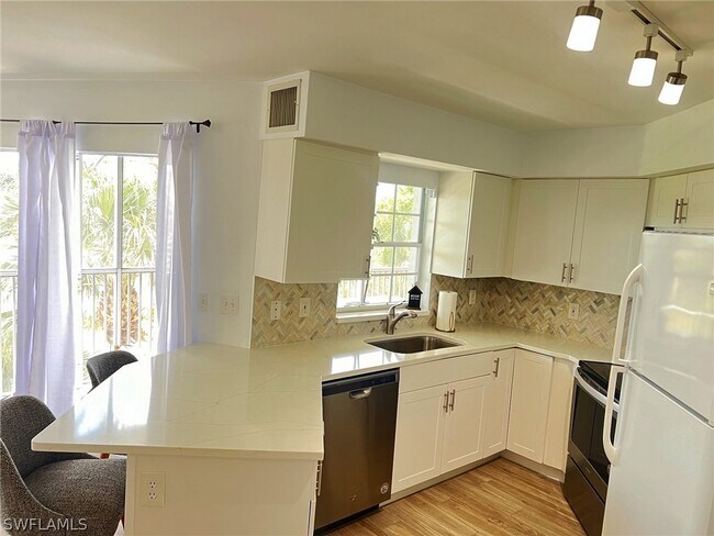 Building Photo - 441 Quail Forest Blvd