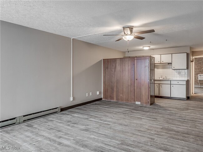 Foto del edificio - 2331 E Market St