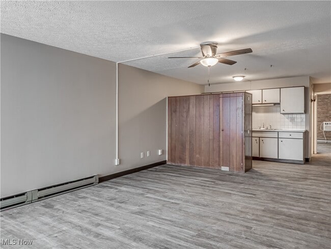 Building Photo - 2331 E Market St