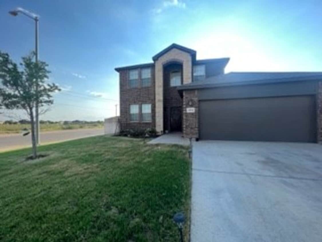 Building Photo - For Lease - 6501 Brite - Odessa TX