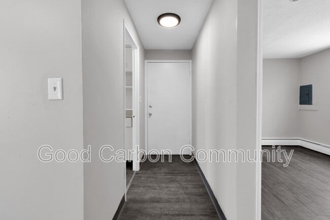 Foto del edificio - 321 Beattie Ave