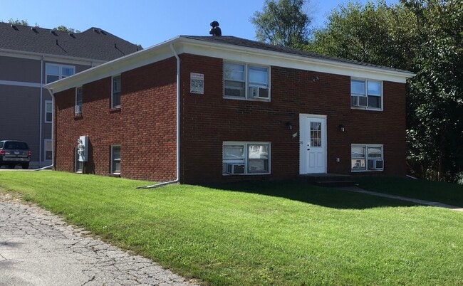 Building Photo - 213 Lindell Dr