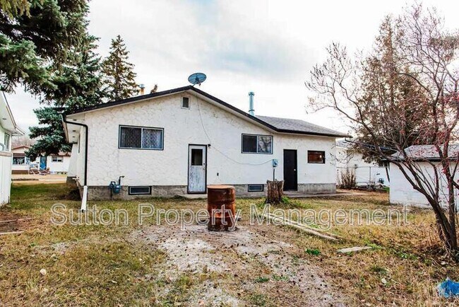 Building Photo - 9836-9881 81 Ave