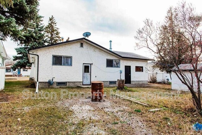 Photo du bâtiment - 9836-9881 AvenueKey 32