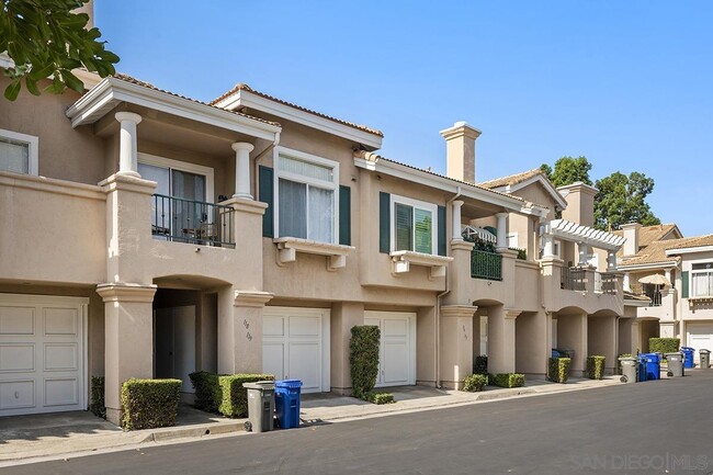 Foto del edificio - 7274 Shoreline Dr