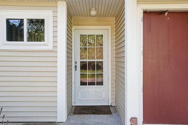 MINUTES to UNC!! 2 Bed 2.5 Bath Townhome - FURNISHED! $500 Move in Incentive! - MINUTES to UNC!! 2 Bed 2.5 Bath Townhome - FURNISHED!  $500 Move in Incentive!