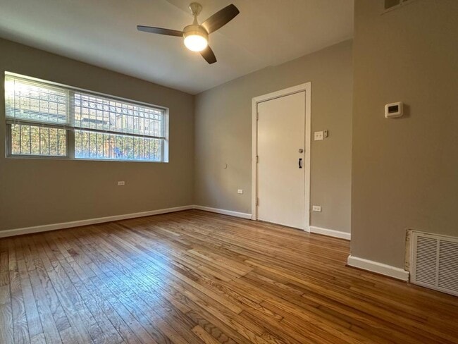 Foto del edificio - 6150 S Sacramento Ave