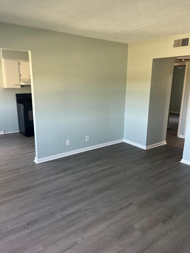 Front Room - 1515 Steadmantown Ln