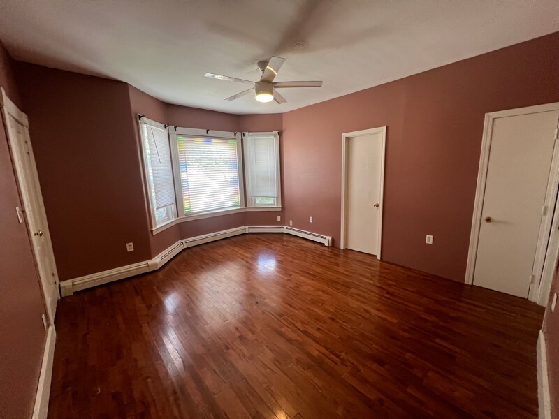 Foto principal - 183 Connors St