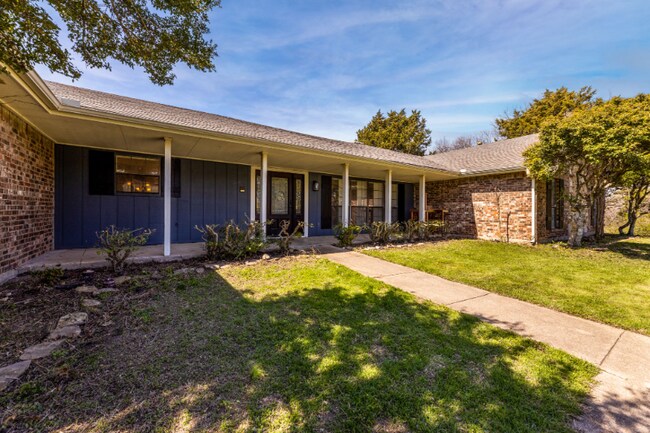 Building Photo - 607 N Duncanville Rd