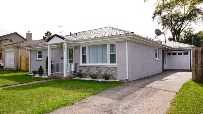 Building Photo - 407 Mors Ave