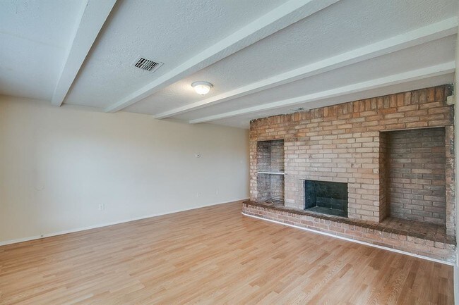 Building Photo - 6630 Indian Lake Dr