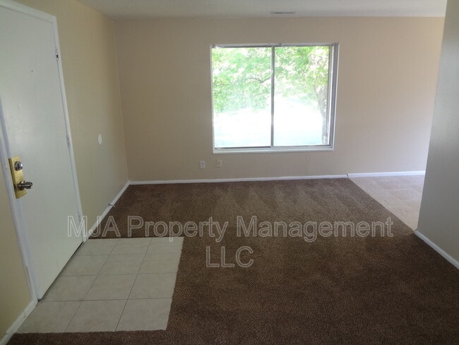 Building Photo - 4642 S Arlington Park Dr.