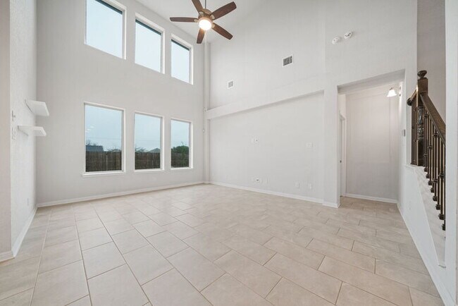Building Photo - 19322 Amore Bluff