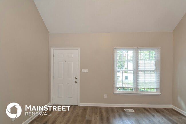 Building Photo - 4700 Thurmount Pl