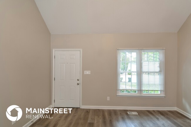 Foto del edificio - 4700 Thurmount Pl