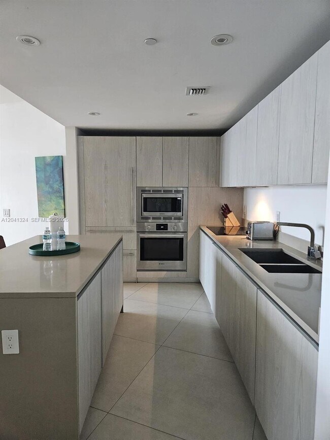 Foto del edificio - 4111 S Ocean Dr