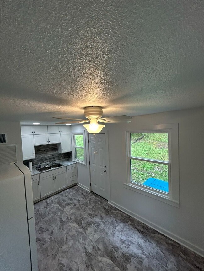 Foto del edificio - 3024 Brambleton Ave SW