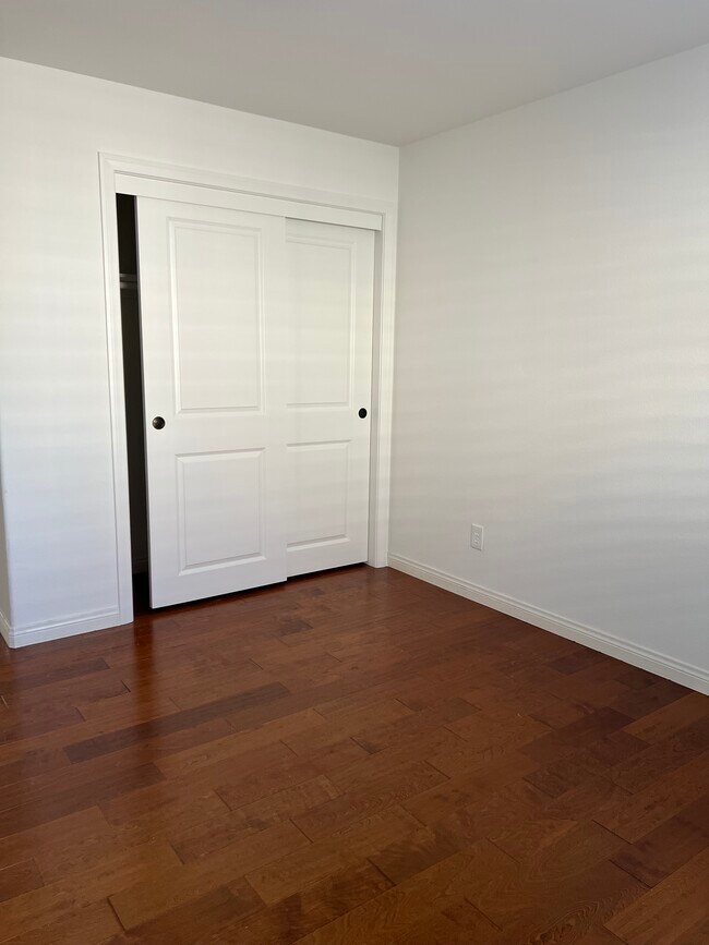 Armario del dormitorio - 829 Sequoia Cir
