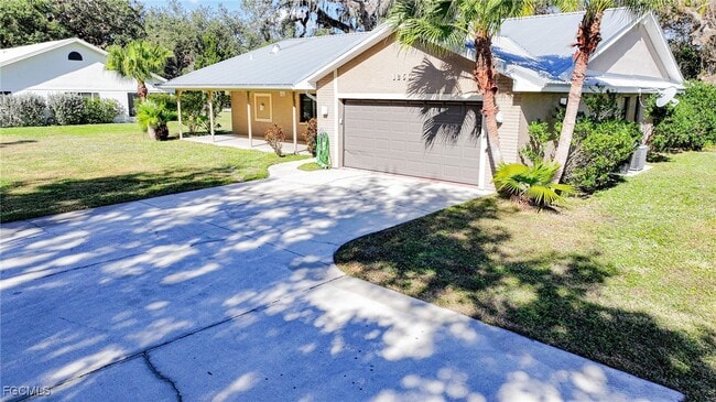 Building Photo - 1250 Riverbend Dr