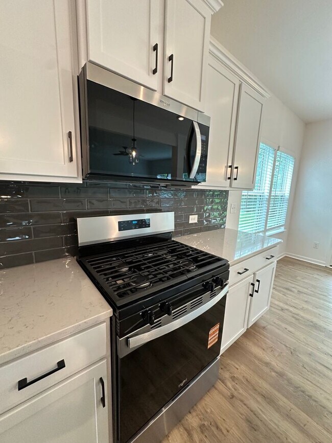 Building Photo - NEW Stonebridge Golf Course Views - Move-I...