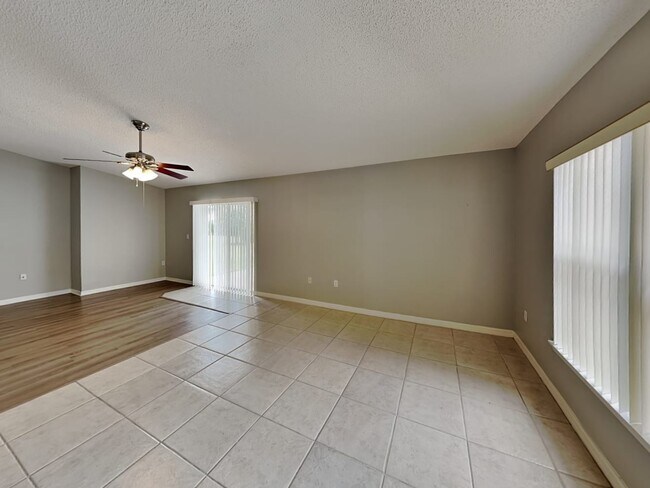 Building Photo - 2100 Brookshire Cir
