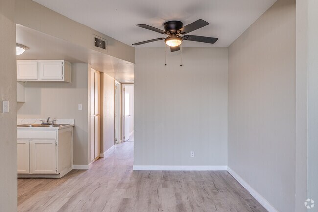 2HAB, 2BA - 850 ft² - Avante Pointe