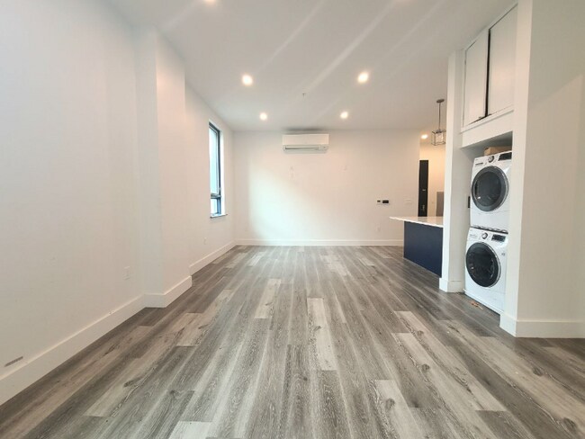 Foto del edificio - 715 Park Ave