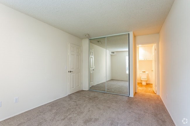 2BR, 2BA - 980 SF - Elan Scripps Terrace