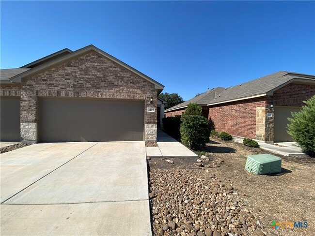 Building Photo - 1219 FM306