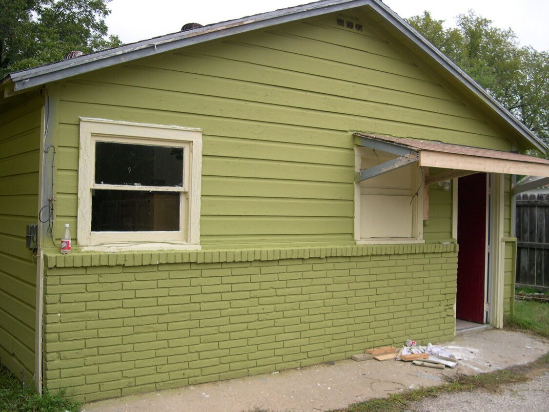 Foto del edificio - 1013-1015 Hogan Ln
