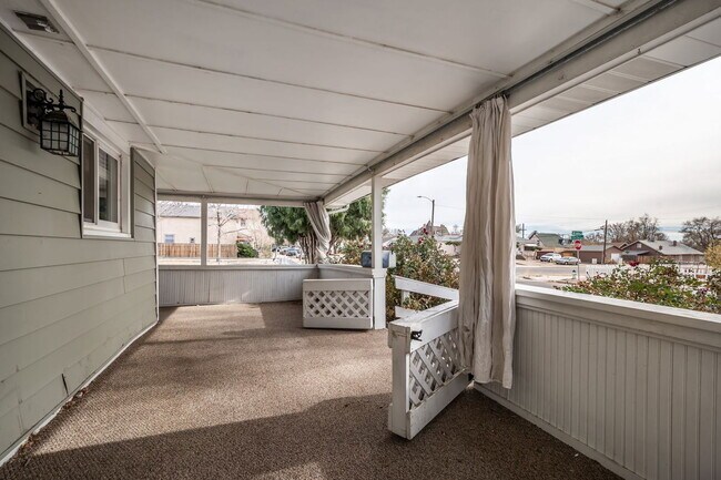 Foto del edificio - 903 W 15th St