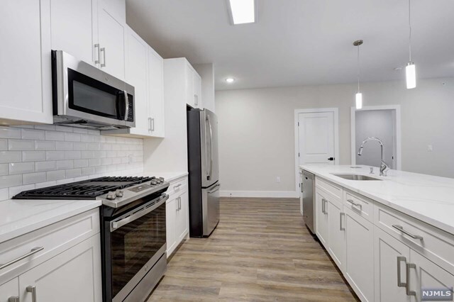 Building Photo - 305 Patterson St