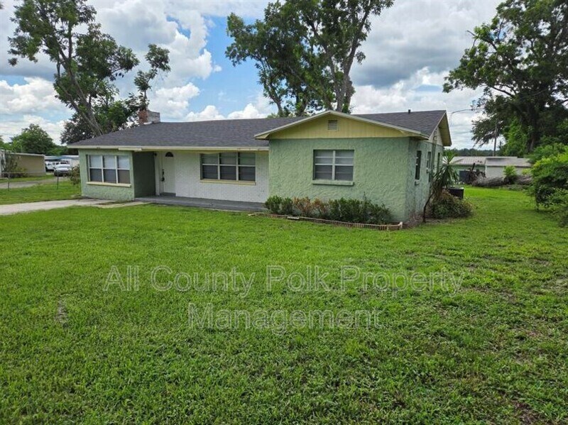 Foto principal - 2731 W 10th St