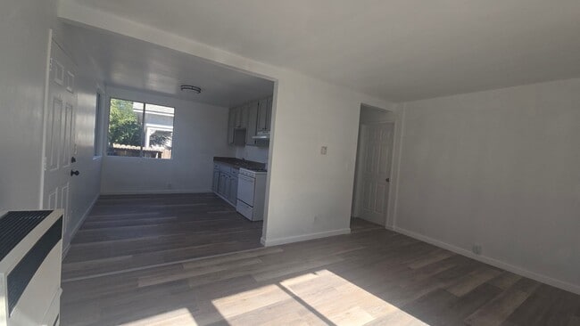 Building Photo - updatd 2 BR apartment home.