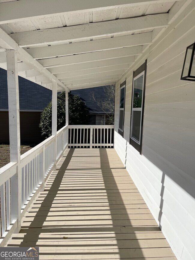 Building Photo - 235 Deerfield Dr