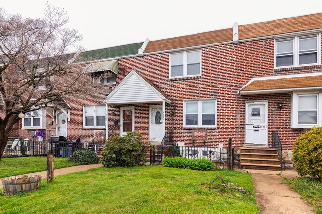 Building Photo - 6322 Farnsworth St
