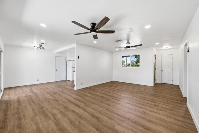 Foto del edificio - 2558 N 40th St