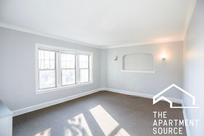 Foto del edificio - 5642 N Kimball Ave