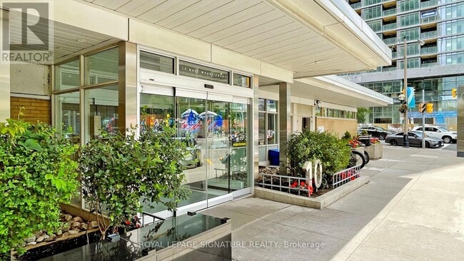 Building Photo - 10 Navy Wharf Ct