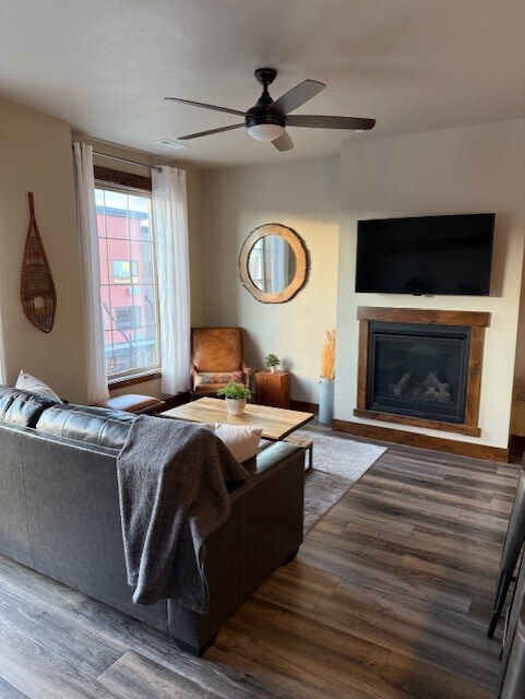 Foto principal - 519 Nucleus Ave