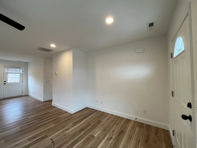 Building Photo - 9355 Redtop Ct