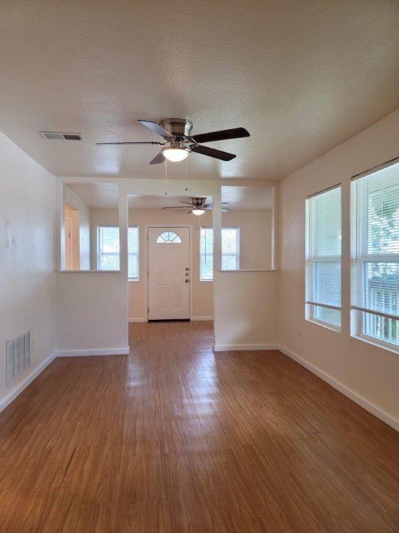 Building Photo - 1410 Singleton Ave