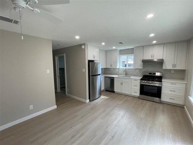 Foto del edificio - 5404 Lishill Cove