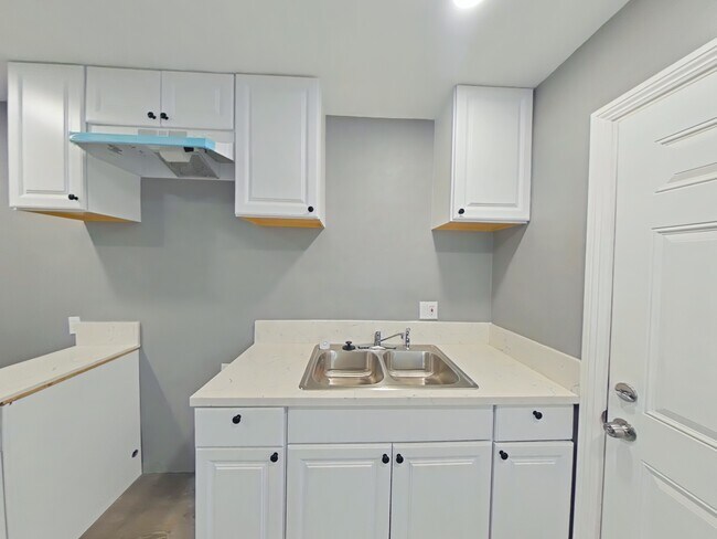 Foto del edificio - 1117 N Mayfield Ave