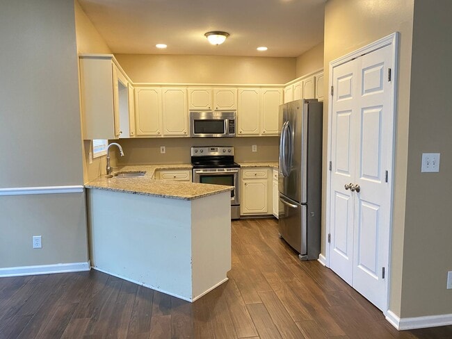 Building Photo - Beautiful Open Floor Plan.  3bed 2bath One...